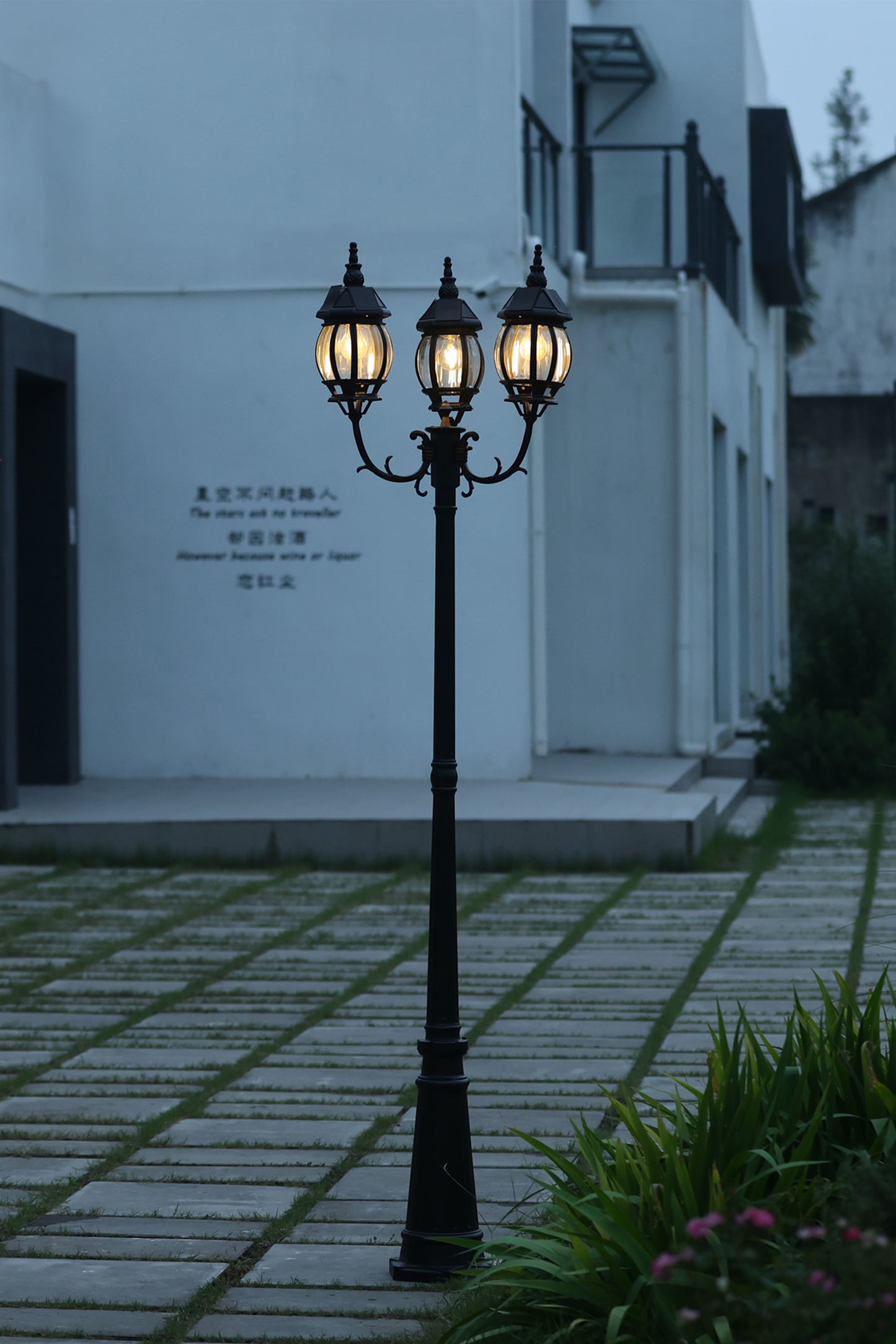 LUTEC Solar Post Light