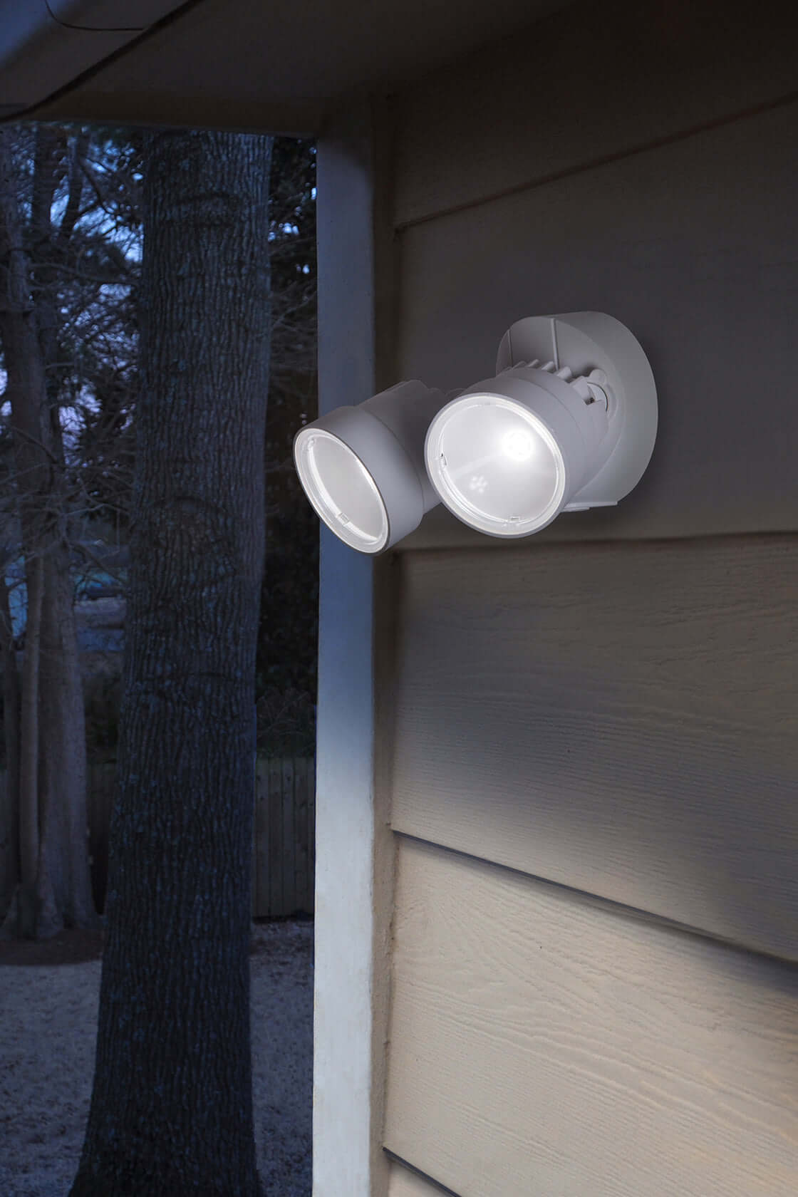 8 PACKS LUTEC-Shrimp 1130LM, 5200K, 13.5W, Switched Control LED Dual-Head Floodlight