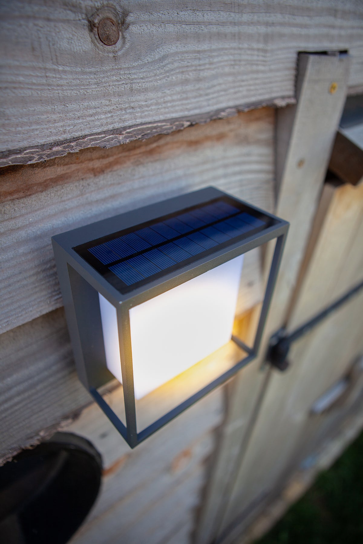 LUTEC-CURTIS LED Solar Outdoor Cordless Motion Wall Light, 3W, 300LM, 3000K