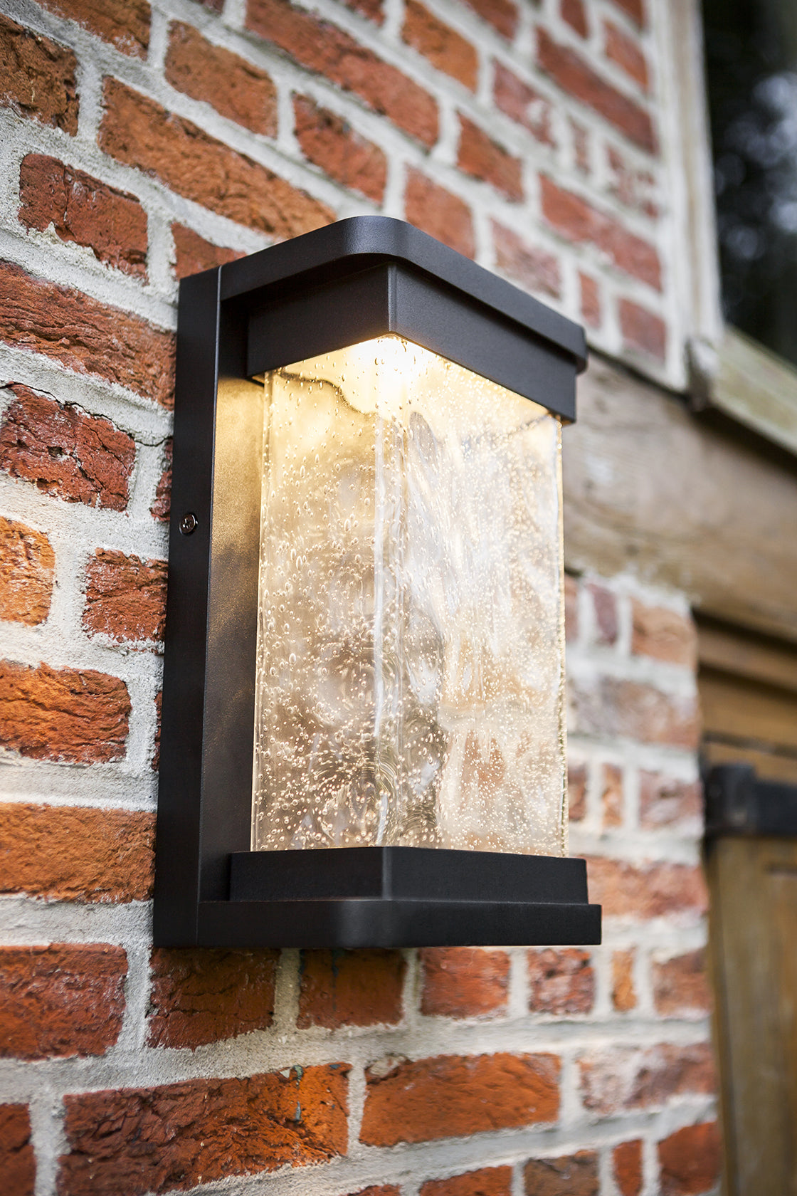 LUTEC-STARRY LED Outdoor Wall Sconce With Seeded Glass Surround, 16.5W, 795LM, 3000K, Black