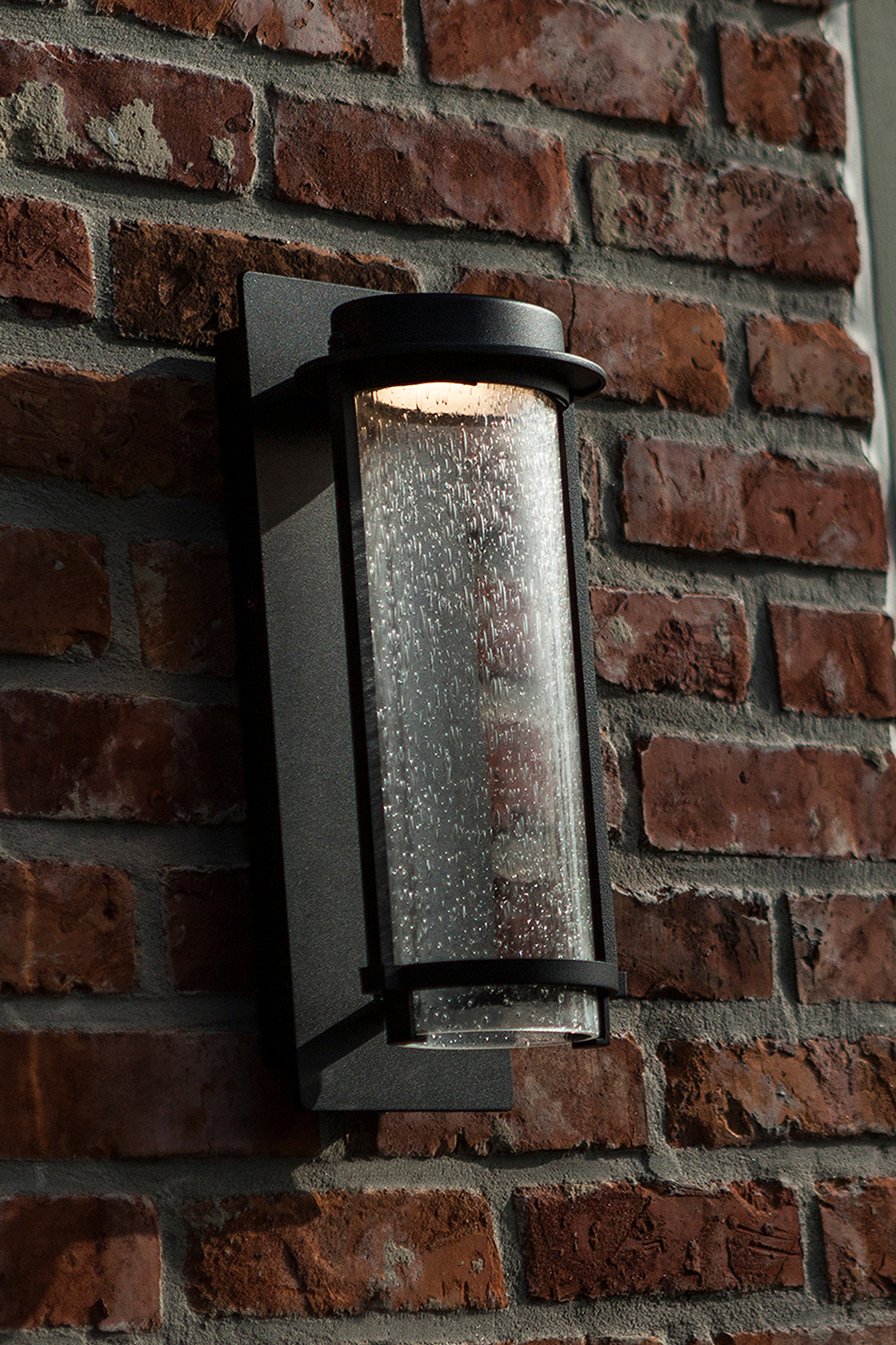 LUTEC-AQUARIUS ANTIQUE LED Outdoor Wall Light With Seeded Glass Surround, 16W, 600LM, 3000K
