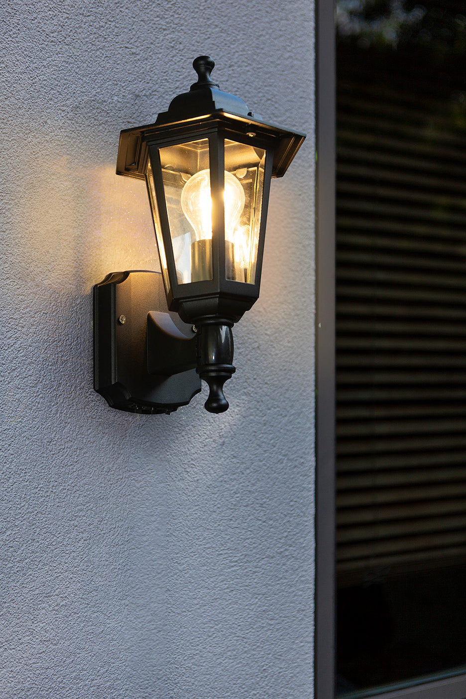LUTEC-Motion Sensor Outdoor Wall Light, Dusk to dawn, Waterproof Metal, with Clear Glass(Bulb Not Included), Black