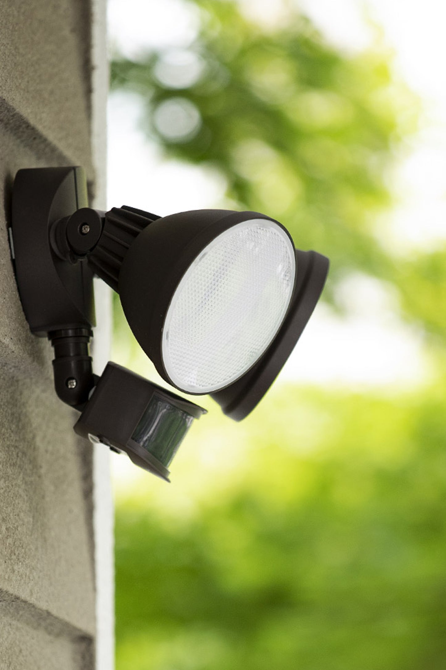 LUTEC-URSA 3200LM, 4000K,13.5W, LED 180° Motion Activated, D2D, Dual-Head Floodlight