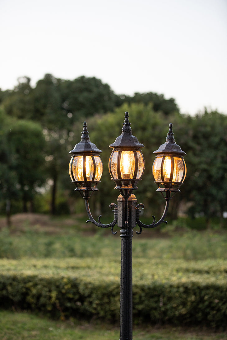 LAMP POST offers LIGHT UP